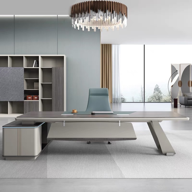 [Fashion choice, new office fashion] -- network celebrity boss table